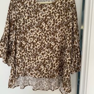 Beautiful LaRoque silk top.